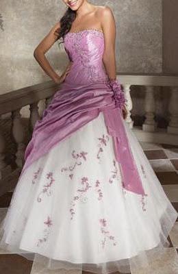 Casamiento violeta I: El vestido Casamiento violeta I: El vestido