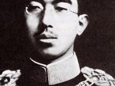 emperador Hiro-Hito dirige pueblo anunciando rendición Japón Guerra Mundial