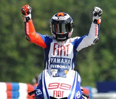 Lorenzo sigue sumando récords tras vencer en Brno el día que se confirma el fichaje de Rossi por Ducati