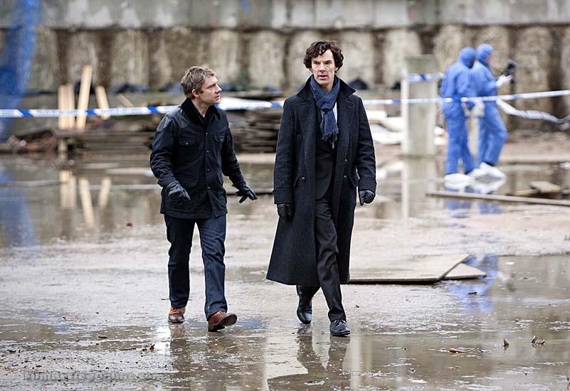Sherlock 1.03 - Dr John Watson (Martin Freeman) and Sherlock Holmes (Benedict Cumberbatch) © BBC