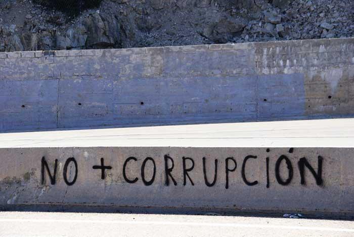 Aparecen decenas de pintadas en el Puerto de Navacerrada contra el PORN de la Especulación