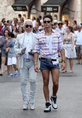 Mundo Rosa Fashion: Karl Lagerfeld, de vacaciones en Saint-Tropez
