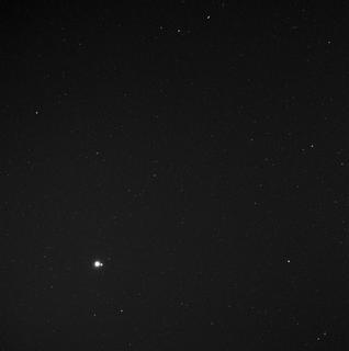 Fotografía de la Tierra y la Luna vistas por la nave MESSENGER