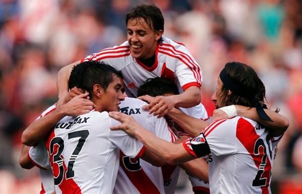 River ganó, gustó (en el 1º tiempo) y sufrió (en el 2º tiempo)