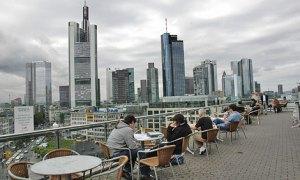 Frankfurt_1282722986_0 Panorámica del distrito financiero de Frankfurt, el corazón de los negocios alemán. | Elmundo.es