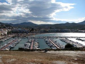 Llançà desde el islote.