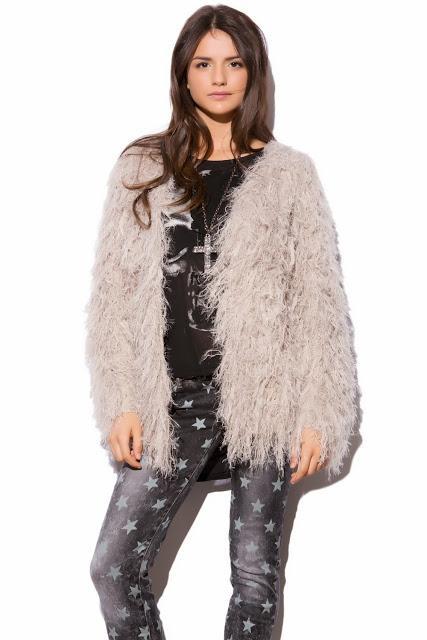 Imprescindible : Abrigo de pelo. Imprescindible : Abrigo de pelo.