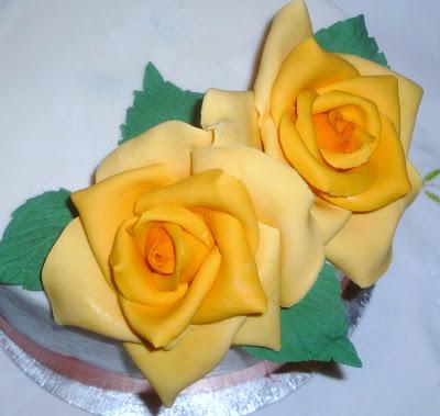 Rosas modeladas con fondant