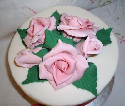 Rosas modeladas con fondant