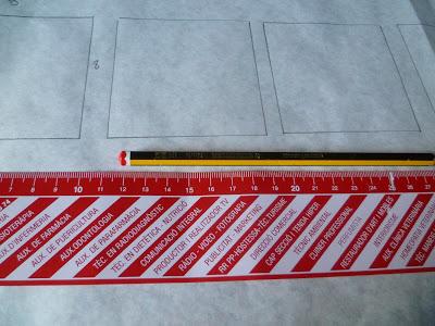 UNA CAJITA DE CHOCOLATE RELLENA DE HELADO