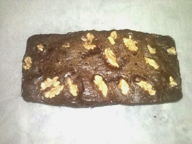 Bizcocho al minuto: Chocolate y nueces al microondas