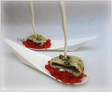 BOQUERONES CON CAVIAR DE TOMATE BOQUERONES CON CAVIAR DE TOMATE