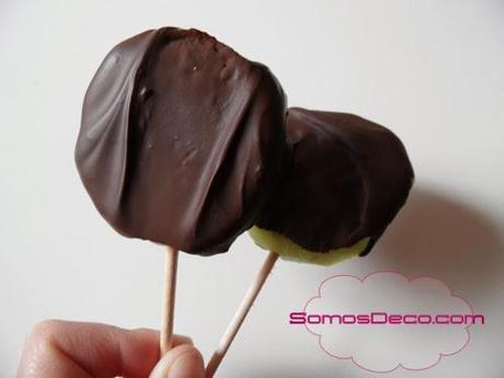 como_hacer_piruletas_con_kiwis