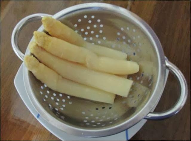 ESPARRAGOS VESTIDOS DE SALMON AHUMADO