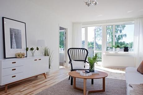 Luminoso ático semi diáfano con terraza suelo de madera de bambú muebles de diseño nórdicos Luminoso ático semi diáfano con terraza estilo decoración nórdico escandinavo distribución diáfana piso terraza decoración sencilla y práctica decoración piso piloto nórdico sueco blog interiores nórdicos escandinavos blog decoración nórdica