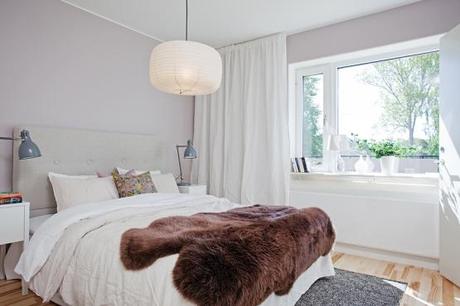 Luminoso ático semi diáfano con terraza suelo de madera de bambú muebles de diseño nórdicos Luminoso ático semi diáfano con terraza estilo decoración nórdico escandinavo distribución diáfana piso terraza decoración sencilla y práctica decoración piso piloto nórdico sueco blog interiores nórdicos escandinavos blog decoración nórdica