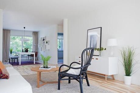 Luminoso ático semi diáfano con terraza suelo de madera de bambú muebles de diseño nórdicos Luminoso ático semi diáfano con terraza estilo decoración nórdico escandinavo distribución diáfana piso terraza decoración sencilla y práctica decoración piso piloto nórdico sueco blog interiores nórdicos escandinavos blog decoración nórdica