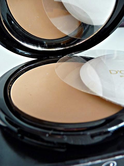 D´Orleac: dúo de sombras, maquillaje compacto o polvos, colorete, agua micelar y khol