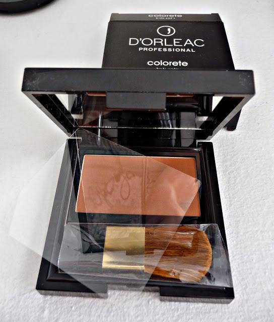 D´Orleac: dúo de sombras, maquillaje compacto o polvos, colorete, agua micelar y khol