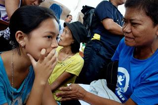 Ayuda a miles de niños en Filipinas, no te quedes quieto.