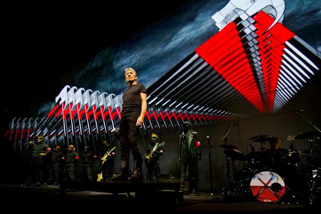 ROGER WATERS DA EXPLICACIONES SOBRE EL SIMBOLISMO DETRÁS DE THE WALL TRAS LAS POLÉMICAS SUSCITADAS DURANTE SU GIRA