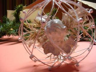 PREPARANDO LOS ADORNOS NAVIDEÑOS.