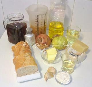 Sopa de cebolla y caldo de boletus al estilo francés