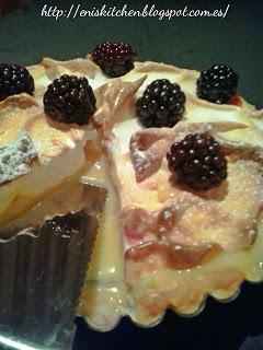 Mandarina curd pie whit blackberry