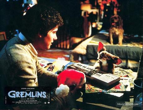 Criaturas feroces – Gremlins gremlins-1984-lobby-card-cineyear