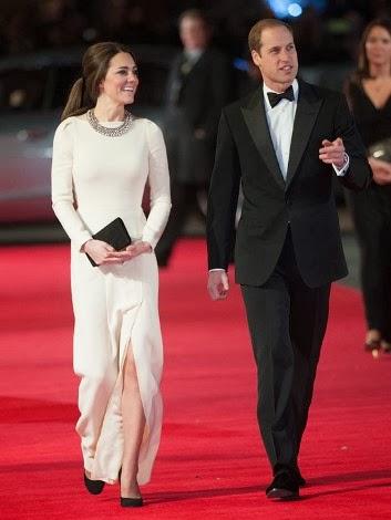Consigue el collar de Zara que Kate Middleton combinó con su elegante Roland Mouret