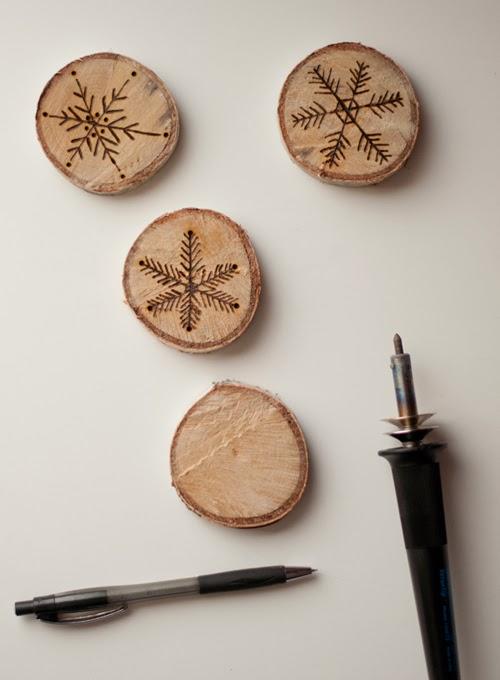 DIY....ADORNOS DE NAVIDAD CON MADERA GRABADA