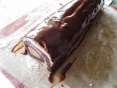 Tronco de mazapán y castañas