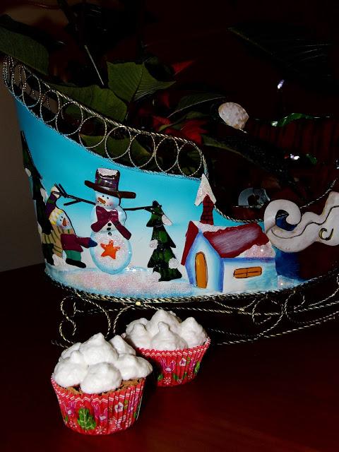 CUP CAKES DE CHOCO Y NIEVE, DEFINITIVAMENTE EL MERENGUE ES MI  PESADILLA