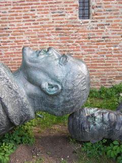 Derriban a Lenin en Ucrania!