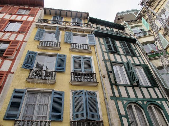 Bayona merece una visita.