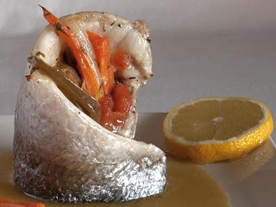 Rulo de dorada al horno con verduras