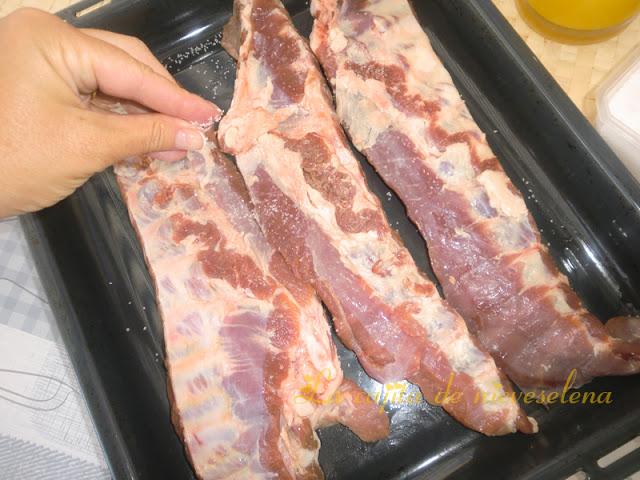 Costillas asadas con zumo de naranja