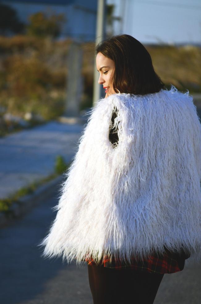 WHITE FUR