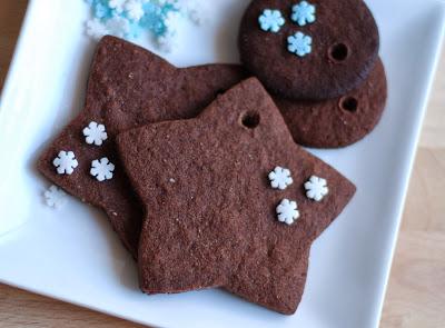 GALLETAS DE CHOCOLATE PARA DECORAR EL ARBOL