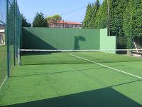 Principales diferencias al jugar al padel en pistas de muro