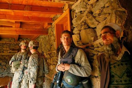 Por la Red: Un fotógrafo en la línea de fuego Por la Red: Un fotógrafo en la línea de fuego