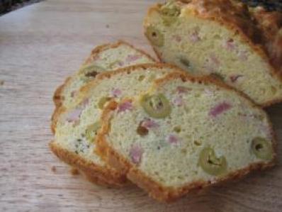 Con Thermomix Pan con aceitunas y jamón