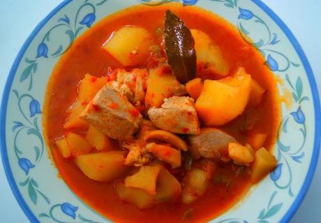 Marmitako (Guiso de Patatas con Bonito) Marmitako (Guiso de Patatas con Bonito)