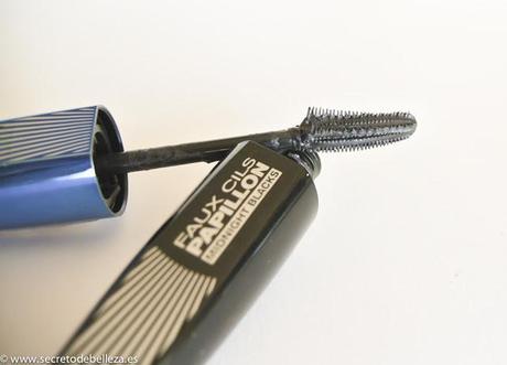 ESMALTES DE UÑAS COLOR RICHE GLITTER Y MÁSCARAS FALSE LASHES DE L'OREAL.