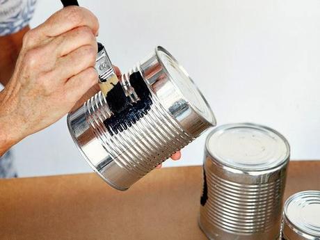 UNA GUIRNALDA NAVIDEÑA CON LATAS