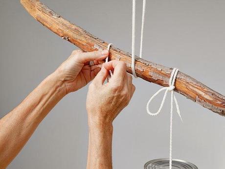 UNA GUIRNALDA NAVIDEÑA CON LATAS