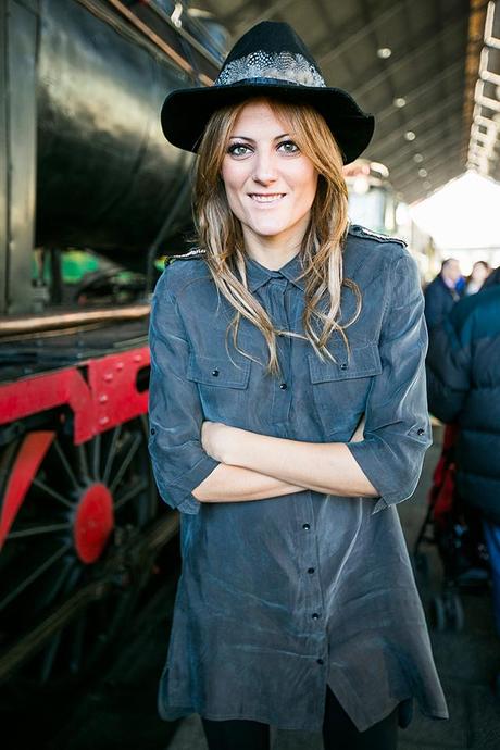 OUTFITS, capellier, ana capel, suncoo, militar, mercado de motores, museo de ferrocarril, legging etam, etam, bohochic, sombrero plumas bohochic, botines charol zara, cristina blanco, guiadeestilo, guia de estilo blog, spanish fashion blog