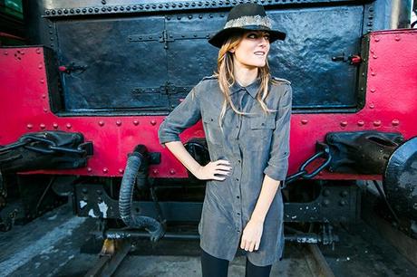 OUTFITS, capellier, ana capel, suncoo, militar, mercado de motores, museo de ferrocarril, legging etam, etam, bohochic, sombrero plumas bohochic, botines charol zara, cristina blanco, guiadeestilo, guia de estilo blog, spanish fashion blog