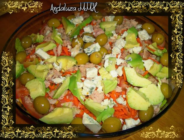 Ensalada de Aguacate y Queso Azul