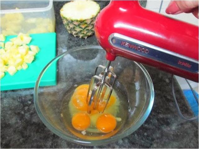 BIZCOCHO JUGOSO DE PIÑA